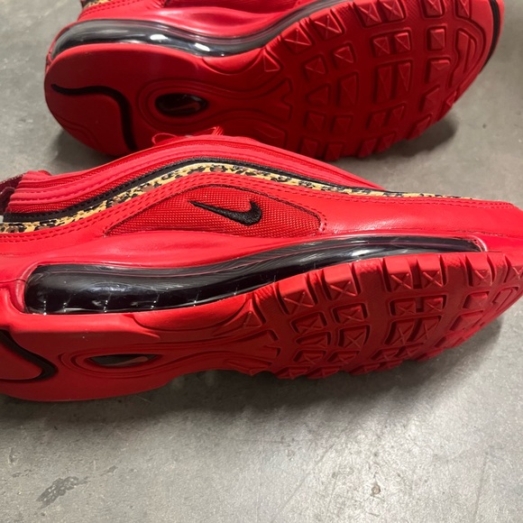 Nike airmax varsity red with cheetah lining 2019 size 6.5 womans - Picture 2 of 8